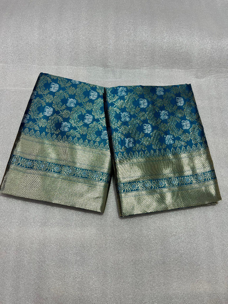 Women Kanajivarm Art Silk Saree