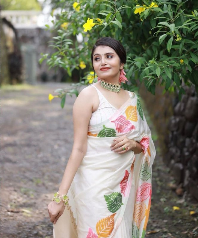 Woven Art Silk Saree in White