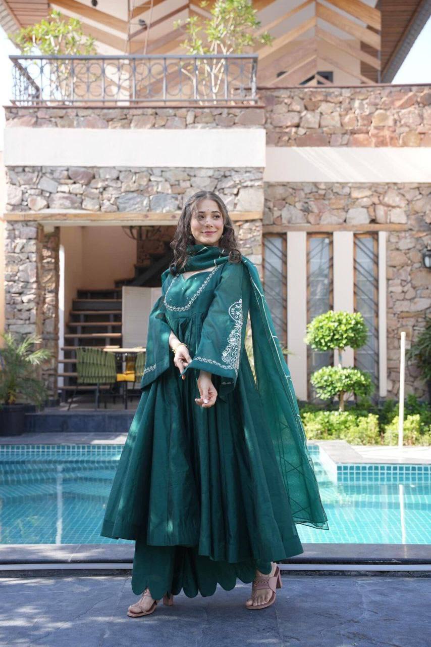 Alluring Green Chanderi Suit Set - Buy Shreefashion